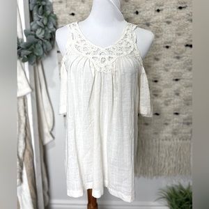 NWT max studio cream linen style crochet detail cold shoulder top size xs
